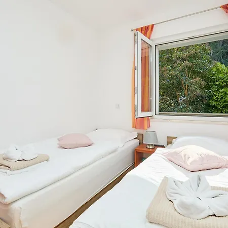 Apartman Sea & *